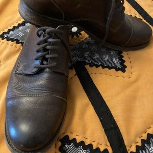 Awesome Frye brown leather shoes!